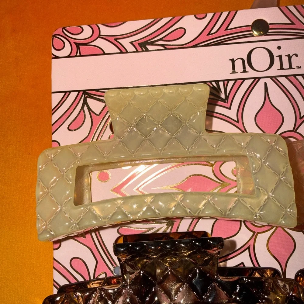 nOir Set of 4 Tortoiseshell & Neutral Rectangular Hair Clips - Picture 4 of 5